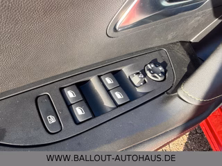 Peugeot 2008 GT Pack*2.HAND*PANO*ACC*SPUR*TEMP*FOCAL* - foto 10