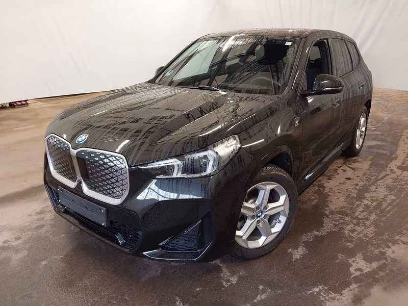 BMW iX1 30 xDrive M Sport NP.:68.960€ HEADUP/MEMORY