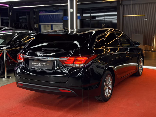 Hyundai i40 cw 2,0L LED / CARPALY / SHZ / NAVI / DAB / PDC / TEMP Trend - foto 6