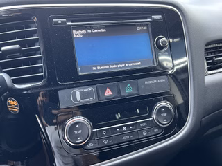 Mitsubishi Outlander Plus 2,2DI-D LED/TEMP/KAM/SHZ/ - foto 11