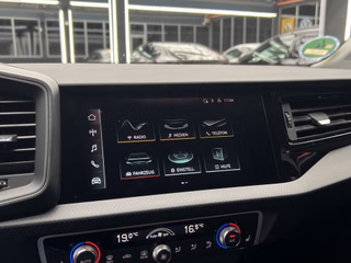 Audi A1 Sportback S-line PRE SENSE / TEMP / SPURWECHSEL / CAM 25 TFSI S line - foto 16