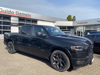 Dodge RAM 1500 5.7 V8 Crew Cab Limited Night MY2023 age.one-day registration Kaufen | EZ 07/2023