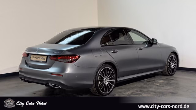 Mercedes-Benz E 400 d 4Matic AMG+PANO+BURMESTER+DESIGNO Gebrauchtwagen Kaufen | EZ 03/2022 | Preis 29.999 €