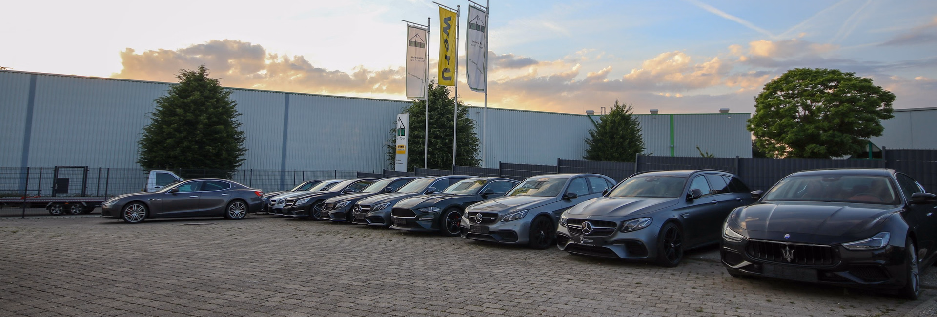 STUTTGARTER AUTOFORUM | Händler für exklusive Fahrzeuge