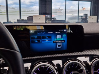 Mercedes-Benz A 180d Limousine Style*8G-DCT*KEYLESS*CARPLAY* - bilder 16