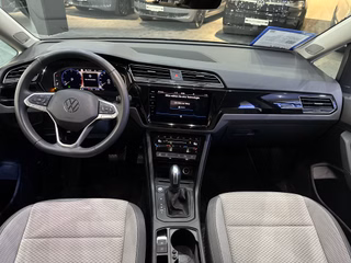 Volkswagen Touran 2.0TDI DSG 7SITZE STANDHZ SOUNDSYS CARPL. - bilder 24