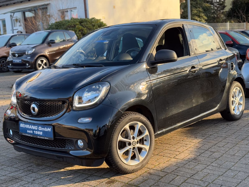 Smart ForFour*PANORAMA*JBL*AMBIENTE*SITZHEIZUNG*90PS