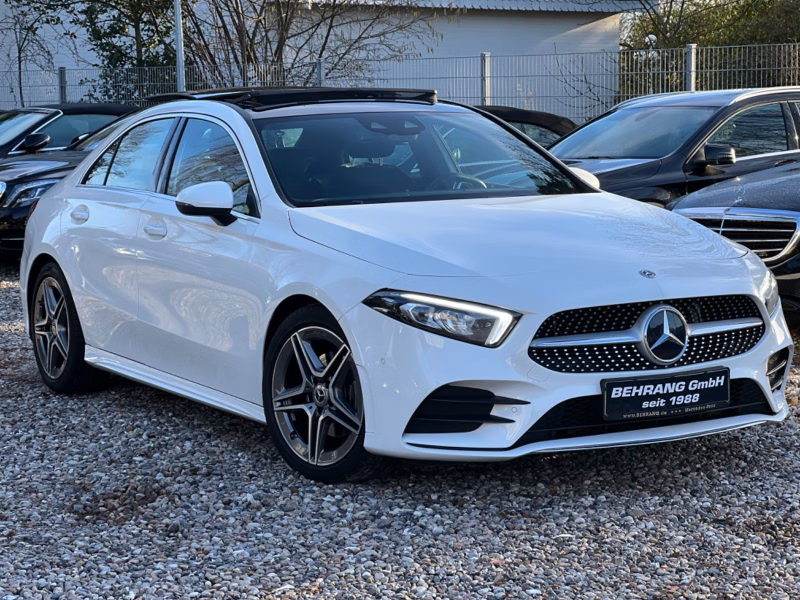 Mercedes-Benz A200 AMG-LINE*KAMERA*PANORAMA*AMBIENTE*LED*