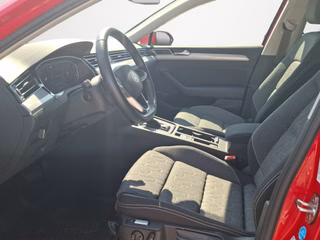 Volkswagen Passat Variant 2.0 TDI Business DSG / NAVI / KAMERA / SITZHEIZUNG - foto 4