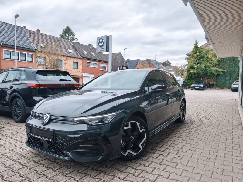 Volkswagen Golf 8.5 1.5 eTSI 110 kW R-Line,HUD,KAM,NAV