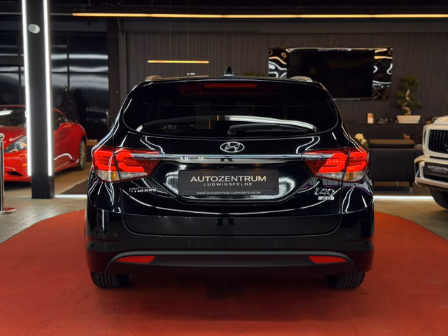 Hyundai i40 cw 2,0L LED / CARPALY / SHZ / NAVI / DAB / PDC / TEMP Trend - foto 5