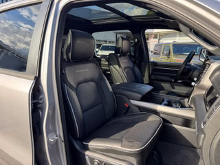 Dodge RAM 1500 Laramie Night AHK , Beifahrerdisplay - bilder 22