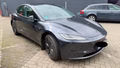 Daumennagel 2 - Tesla Model 3 Basis RWD