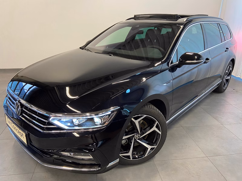 Volkswagen Passat Variant 2.0 TDI DSG R-LINE PANO AHK 18"