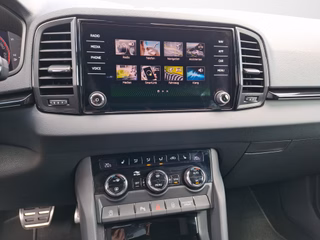 Skoda Karoq 1.5 TSI Sportline DSG / ACC / NAVI / KAMERA / SITZHEIZUNG - bilder 7