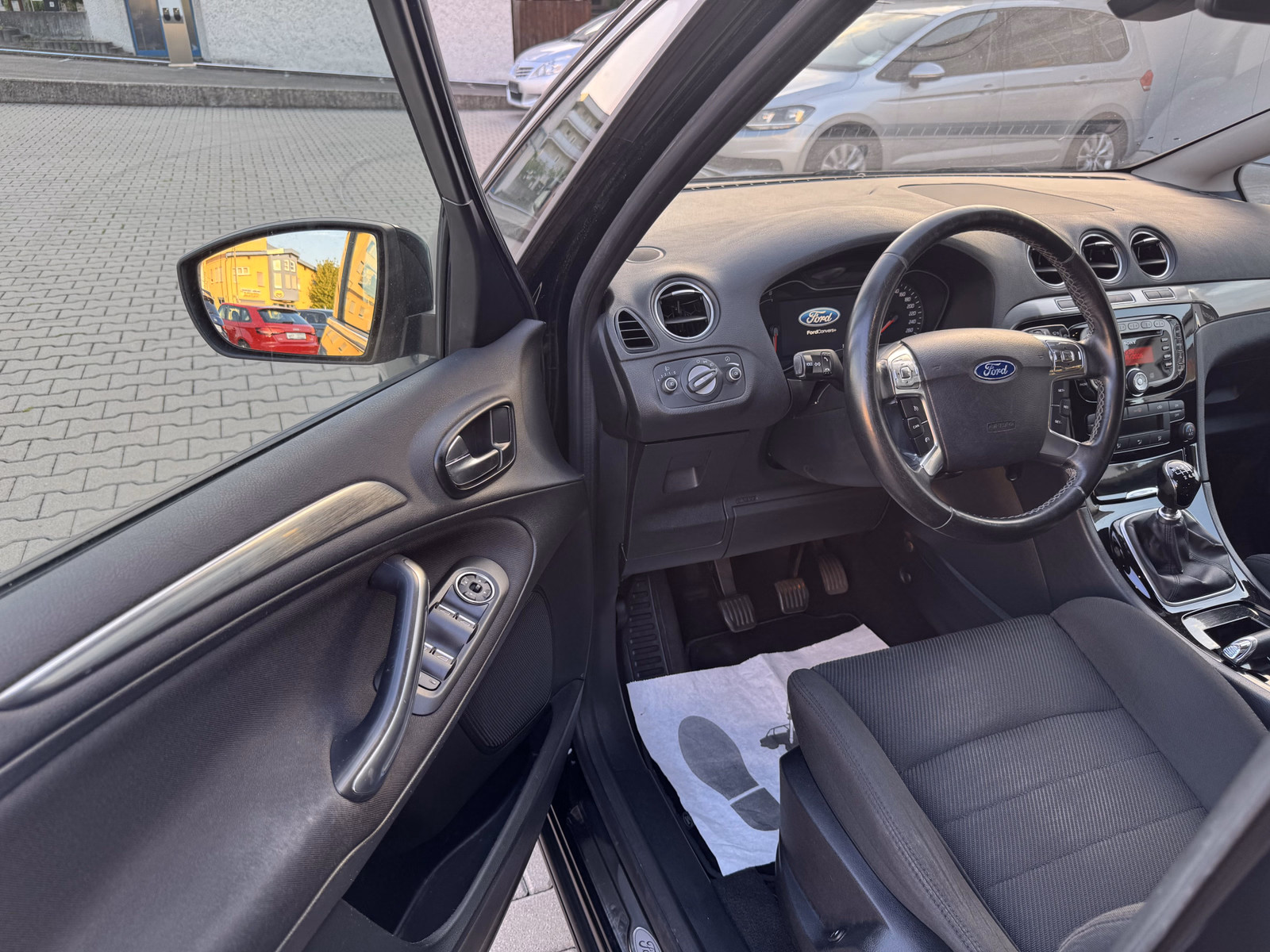 Ford S-Max 1.6 EcoBoost Titanium TÜV Neu/2-Z-Klima/SHZ/PDC/17"Alufelgen