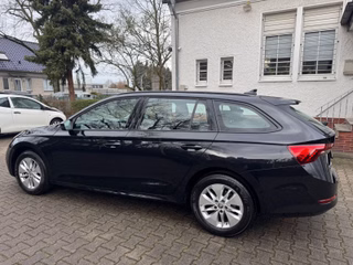 Skoda Octavia Combi Ambition - foto 9