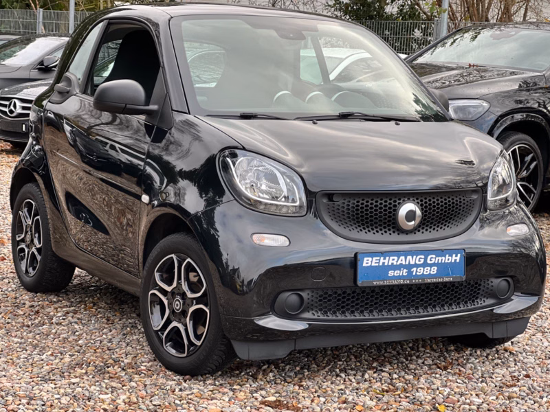 Smart ForTwo AUTOMATIK*NAVI*KAMERA*PANORAMA*2019*