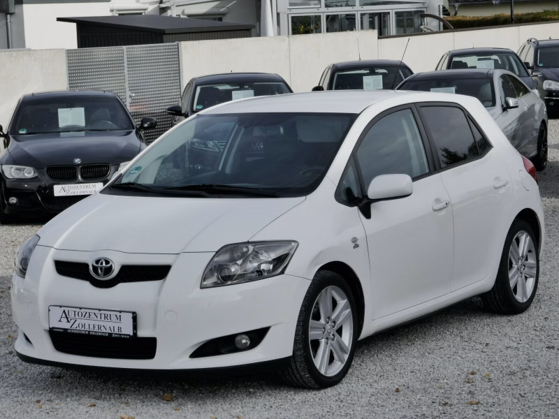 Toyota Auris 2.2 D-CAT *XENON*ALU*KEYLESS*AHK*5-TÜRIG*