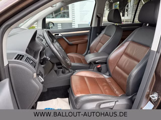 Volkswagen Touran Highline*2.HAND*KLIMA*NAVI*TEMPO*AHK*SHZ* - bilder 8