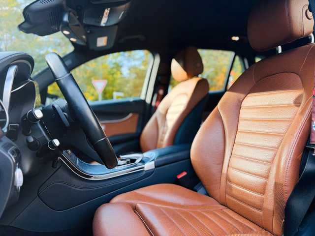 Mercedes-Benz GLC 250 d 4M+AHK+Kamera+Luft+HUD+ILS+Memory+ - foto 8