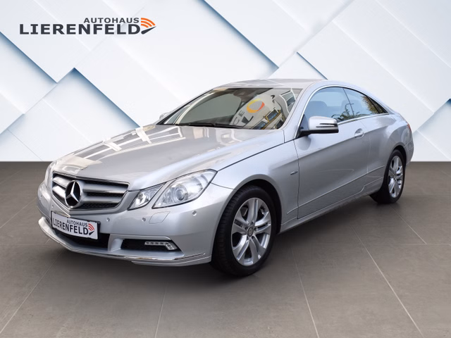 Mercedes-Benz E 350 CGI Coupe nur 99 TKM - photo 1