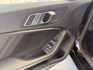 BMW 118 i Sport Line Autom., LED Navi PDC Tempomat - bilder 5