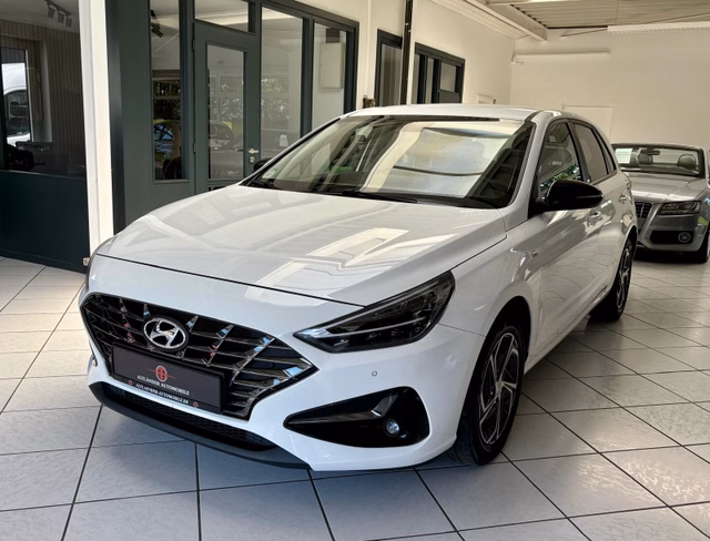 Hyundai i30 Intro Edition Mild-Hybrid LED Navi Tempomat Gebrauchtwagen Kaufen | EZ 03/2021