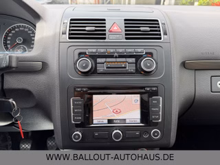 Volkswagen Touran Highline*2.HAND*KLIMA*NAVI*TEMPO*AHK*SHZ* - bilder 15