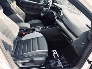 Volkswagen Golf VIII Lim. GTD+HUD+4xSHZ+AHK+H&K+ACC+19"+LED - foto 12