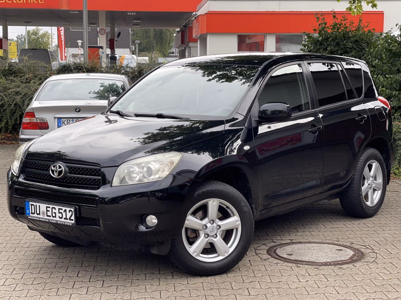 Toyota RAV4 SOL 4X4 EXECUTIVE+ KLIMAAUTO+ NAVI+ PDC+TÜV NEU+TEMPO+ AHK SHZ