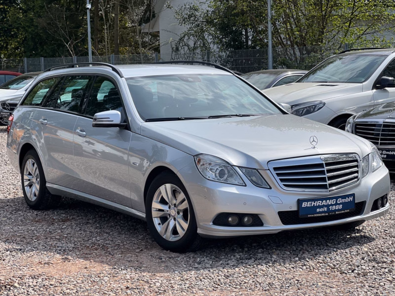 Mercedes-Benz E250T CDI *AUTOMATIK*NAVIGATION*PDC*SITZHEIZUNG*