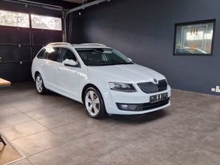 Skoda Octavia 2.0TDI Combi Elegance*BI-Xenon*Navi*Touc - photo 1