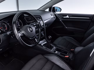 Volkswagen Golf VII 2.0 TDI Highline BI-XENON NAVI AHK SHZ - foto 6