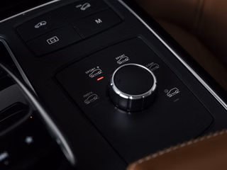 Mercedes-Benz GLE 43 AMG  DISTR PANO H-K AHK 360° - bilder 4