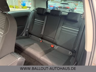 Volkswagen Golf VII Lim.Cup*2.HAND*PANO*KLIMA*NAVI*SHZ*EUR5 - bilder 4