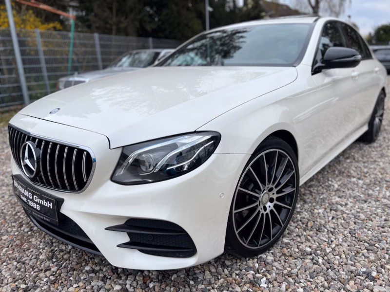 Mercedes-Benz E220d AMG NIGHT PAKET *WIDESCREEN*COMAND*20'ZOLL