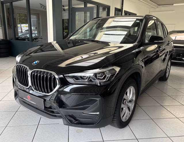 BMW X1 xDrive 18 d Advantage LED PDC Ass. Navi Temp. Gebrauchtwagen Kaufen | EZ 02/2021