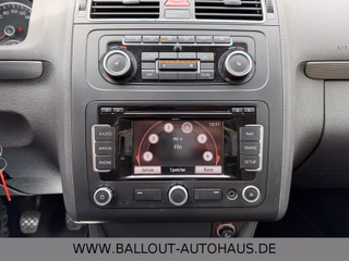 Volkswagen Touran Highline*2.HAND*KLIMA*NAVI*TEMPO*AHK*SHZ* - bilder 20