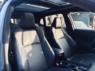 Toyota Corolla Cross Hybrid FWD Lounge+Leder+Pano+AHK+ - bilder 11