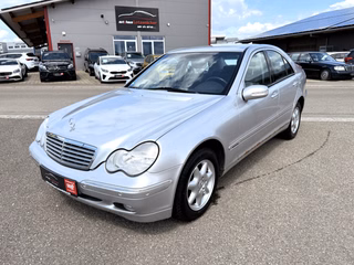 Mercedes-Benz C 180 Elegance AUTOMATIK|TEMP|KLIMA|SHZ|8-FACH Used vehicle for sale | First registration 06/2001 | Price 2.490 €