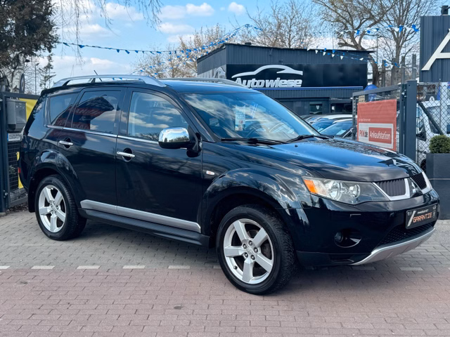 Mitsubishi Outlander 2.4 Intense*4x4*Aut*Leder*Temp*Szhz* - foto 1