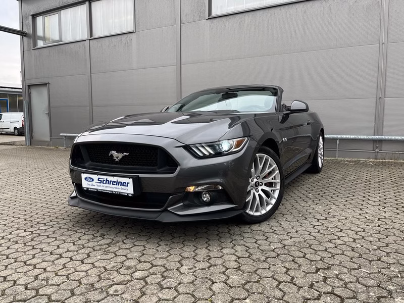 Ford Mustang GT Convertible mit Leder und Navi