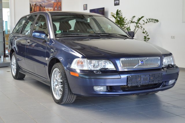 Volvo V40 2.0 Scheckheft Gebrauchtwagen Kaufen | EZ 08/2000 | Preis 990 €