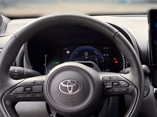 Toyota Yaris Cross Hybrid FWD Teamplayer +Safety- & Winter Paket - bilder 16
