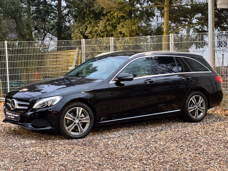 Mercedes-Benz C220Td AVANTGARDE *PANORAMA*STANDHEIZUNG*HEAD-UP