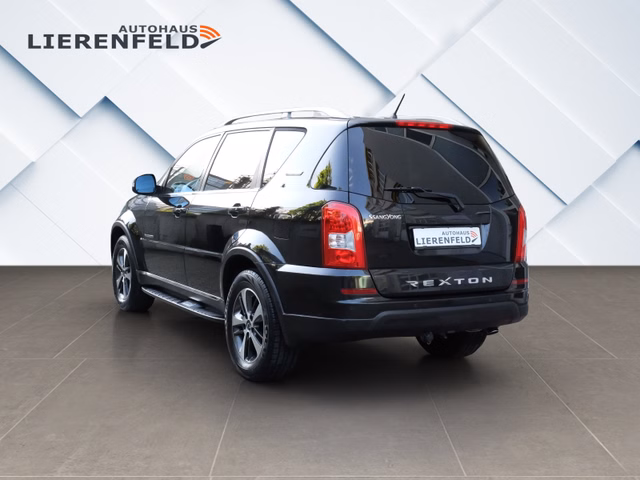 SsangYong Rexton 2.0 TD Sapphire 4x4 7 Sitze AHK - photo 4