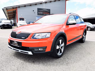 Skoda Octavia Combi Scout 4x4 1.HAND|AHK|TEMP|SHZ|8-FACH Used vehicle for sale | First registration 01/2015 | Price 14.990 €