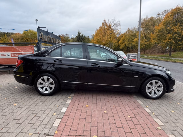 Mercedes-Benz C 220CDI Avantgarde*Aut.*Leder*Navi*Xenon* - foto 4