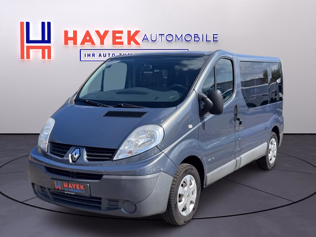 Renault Trafic L1H1 2,7t verglast /T115/Passenger 8Sitzer Used vehicle for sale | First registration 09/2011
